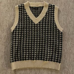 Shein women’s M sweater vest